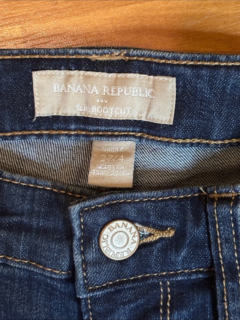 Banana Republic Women's Boot Cut Jeans in Dark Blue Denim - Picture 3 of 3